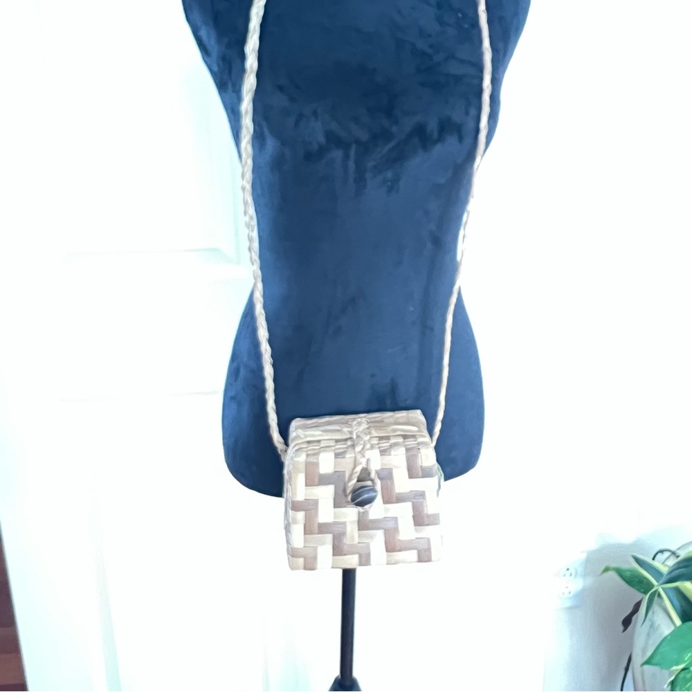 Authentic basketweave purse - Picture 6 of 8